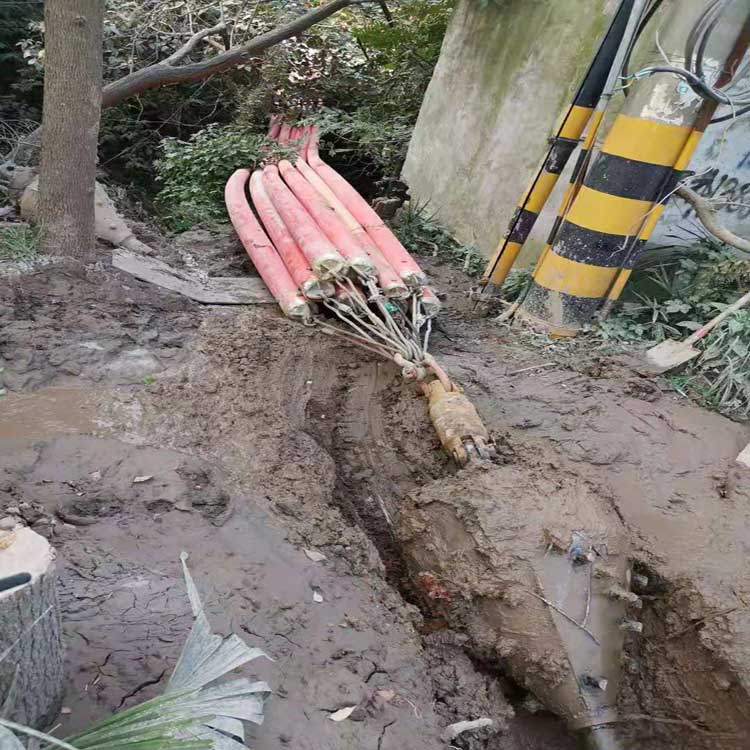 双峰拖拉管